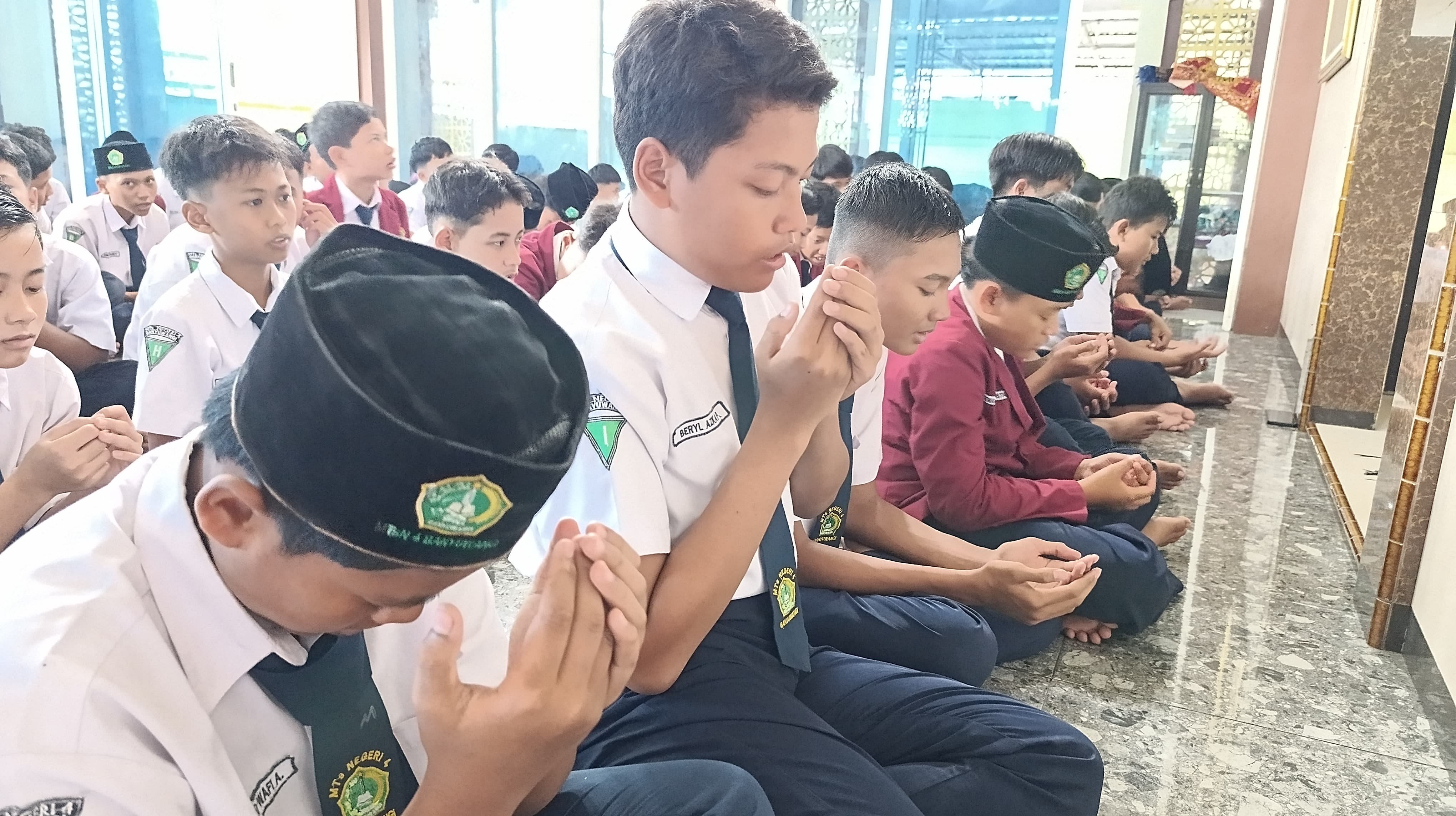 MTsN 4 Banyuwangi Gelar Munajat dan Doa Bersama untuk Jamaah Haji 1446 H