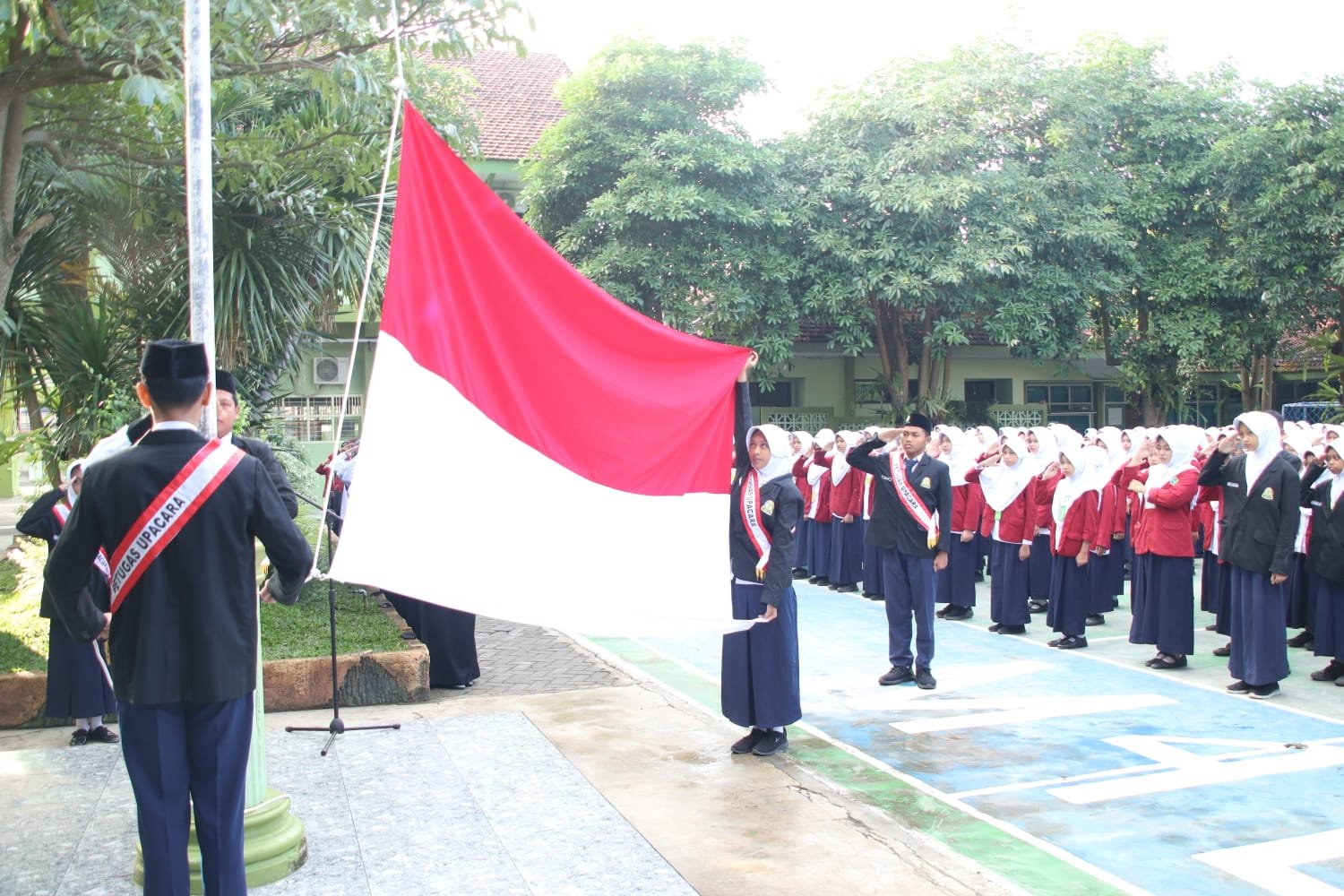 MTsN 4 Banyuwangi Peringati Hari Lahir Pancasila 2025 dengan Upacara Bendera