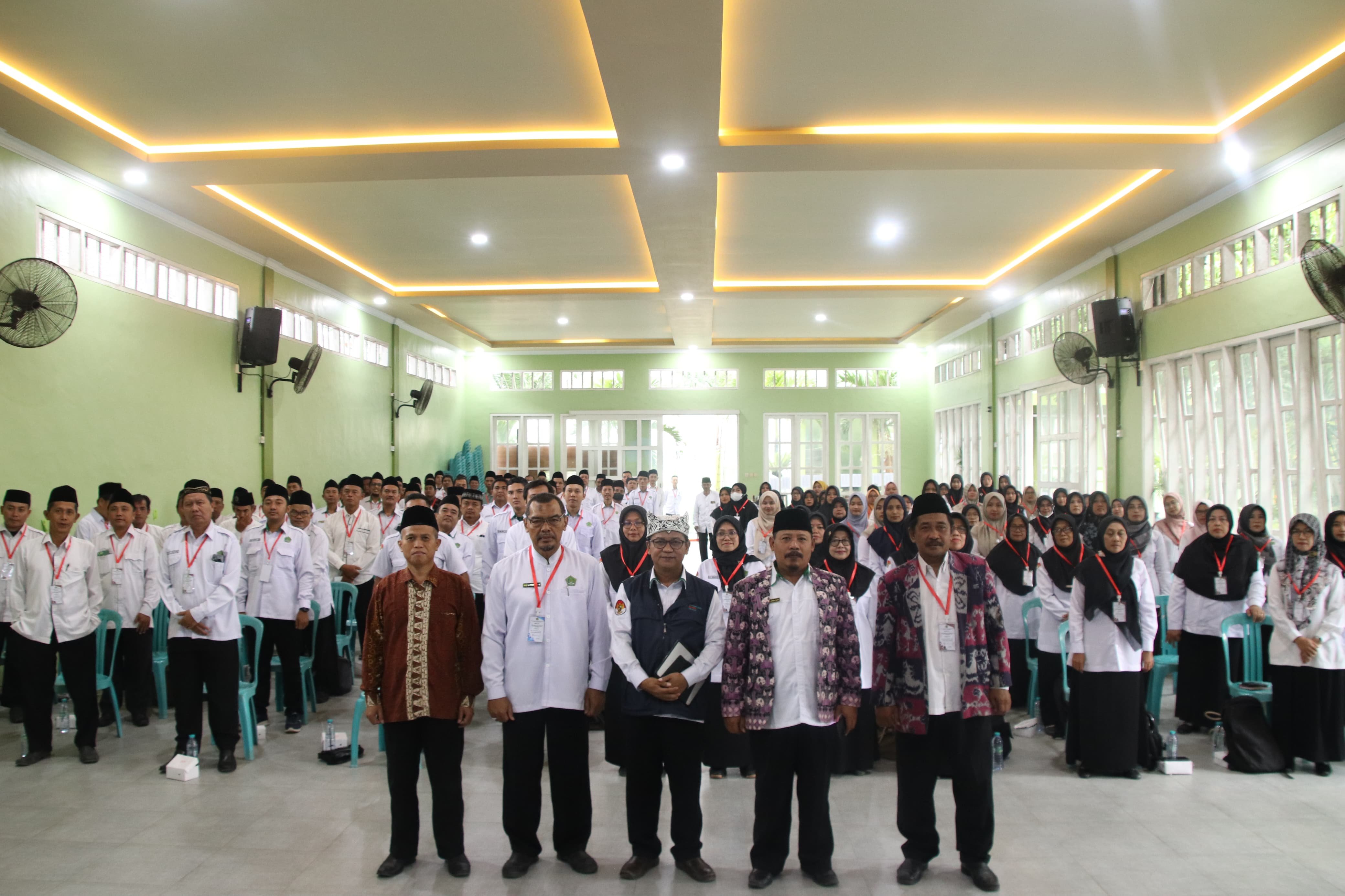 MTsN 4 Banyuwangi Gelar Bimtek Implementasi Kurikulum Cinta dan Penyusunan RKM-RKT Berbasis Data
