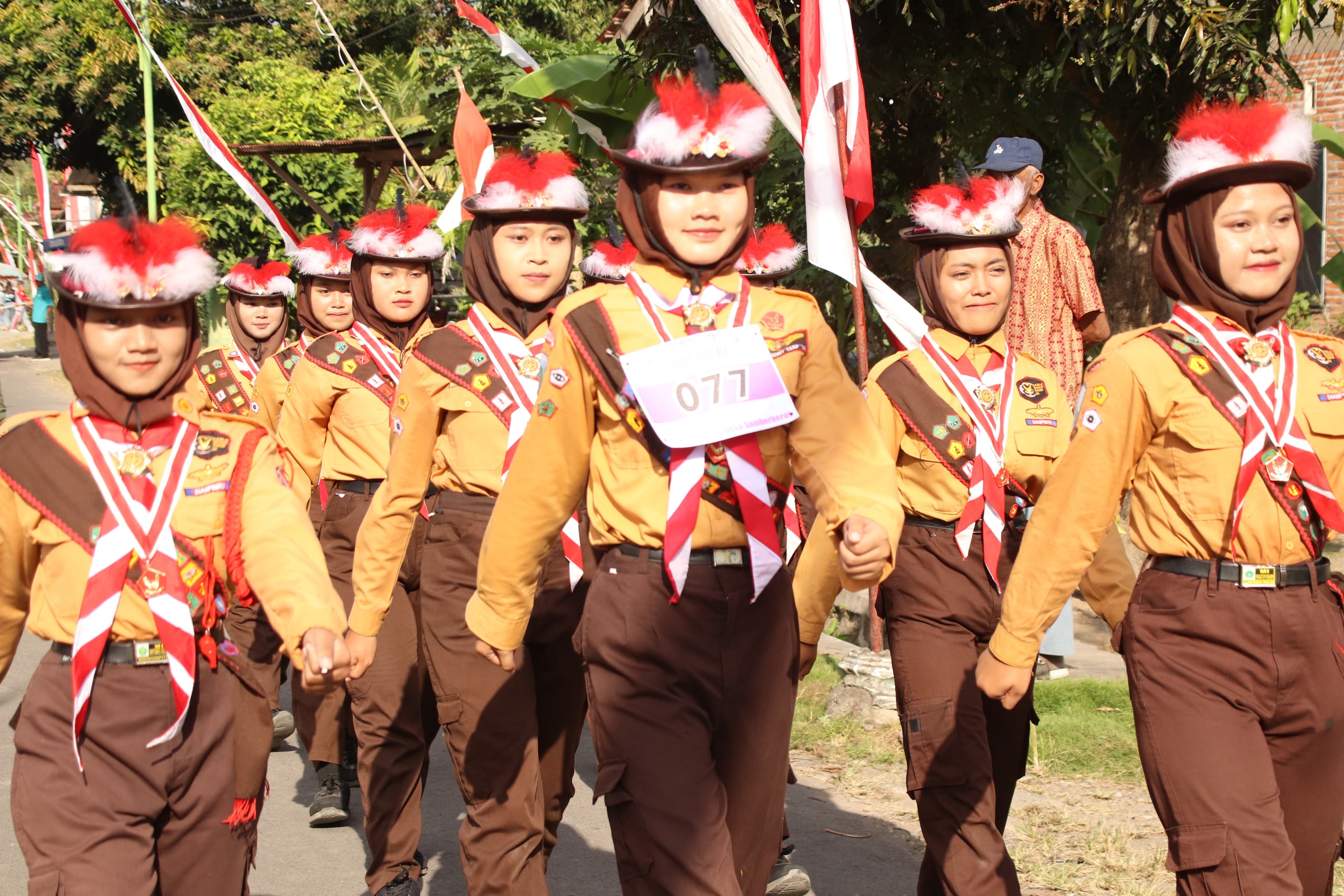 MTsN 4 Banyuwangi Berpartisipasi dalam Lomba Gerak Jalan Desa Sumberberas
