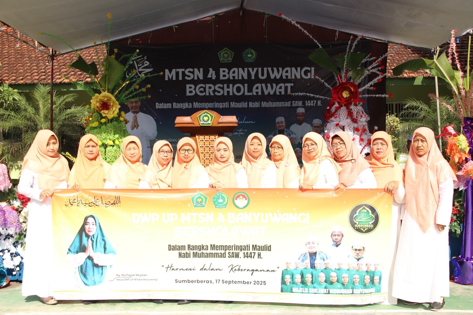 DWP UP MTsN 4 Banyuwangi Bersholawat Bersama Majelis Hubbunnabi Banyuwangi