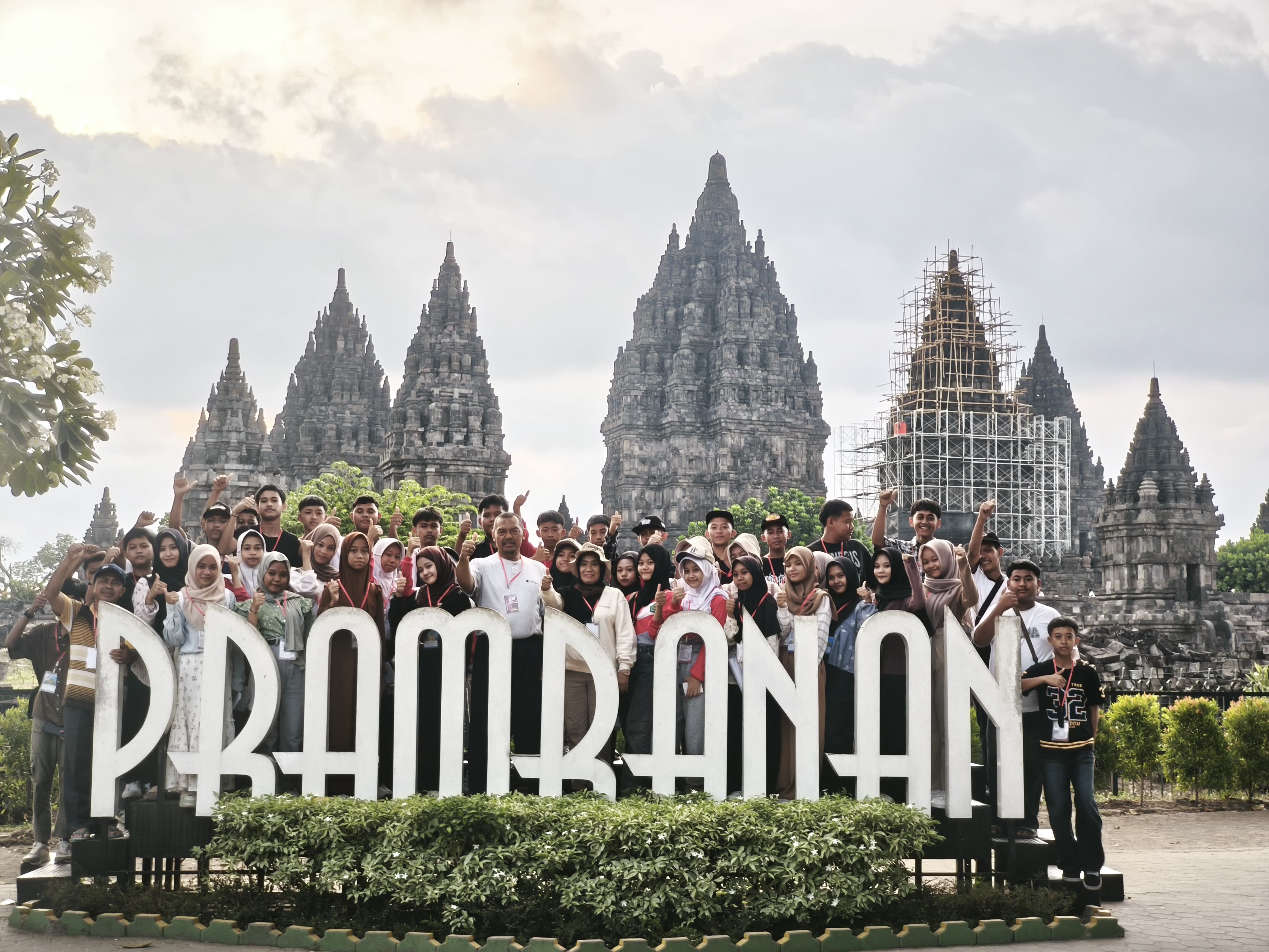 MTsN 4 Banyuwangi Gelar Studi Observasi Lapangan (SOL) Riset Dua Lokasi: Yogyakarta dan Banyuwangi