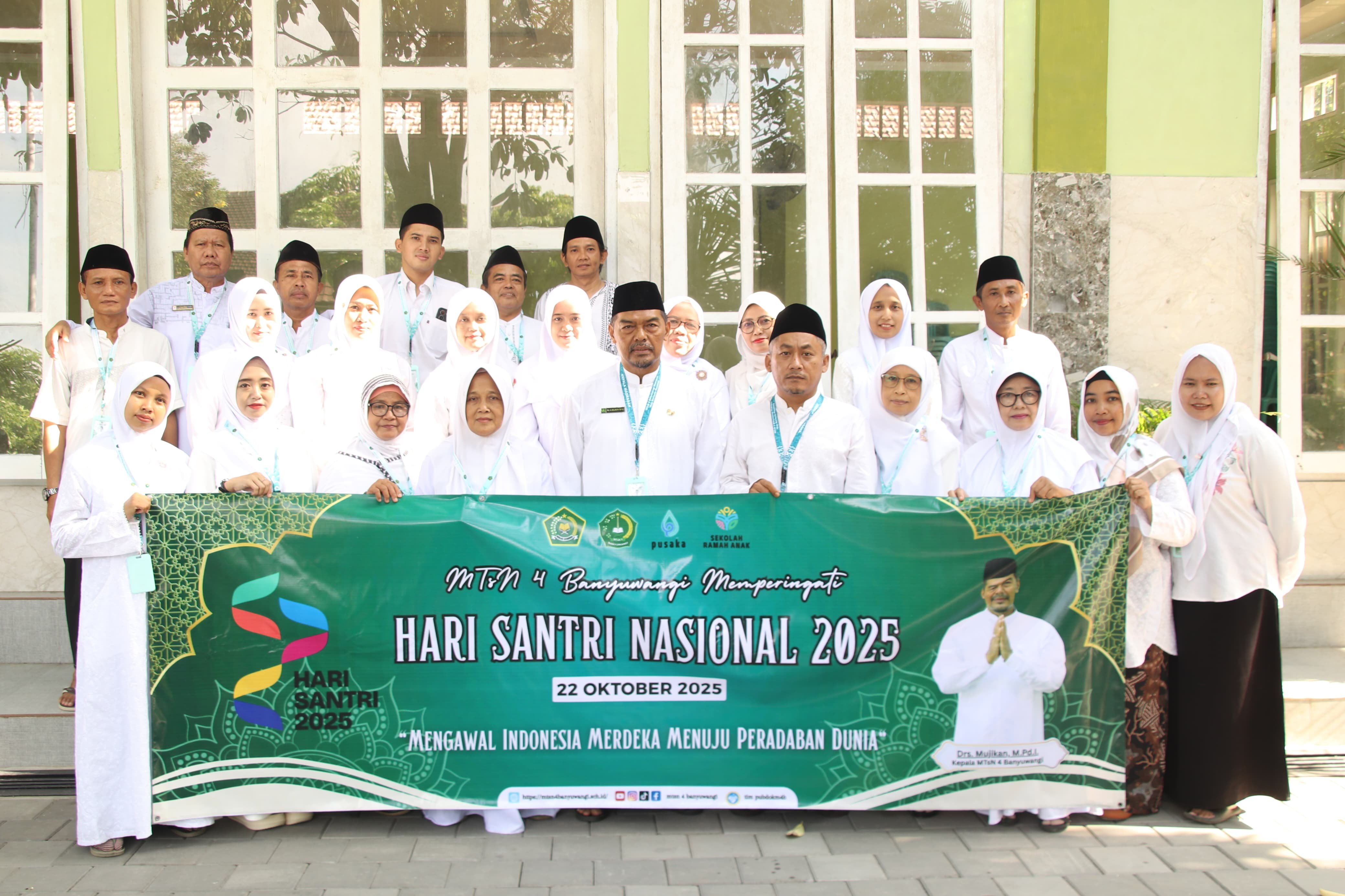 MTsN 4 Banyuwangi Peringati Hari Santri Nasional 2025 dengan Upacara Bendera, Sholawat, dan Dzikir
