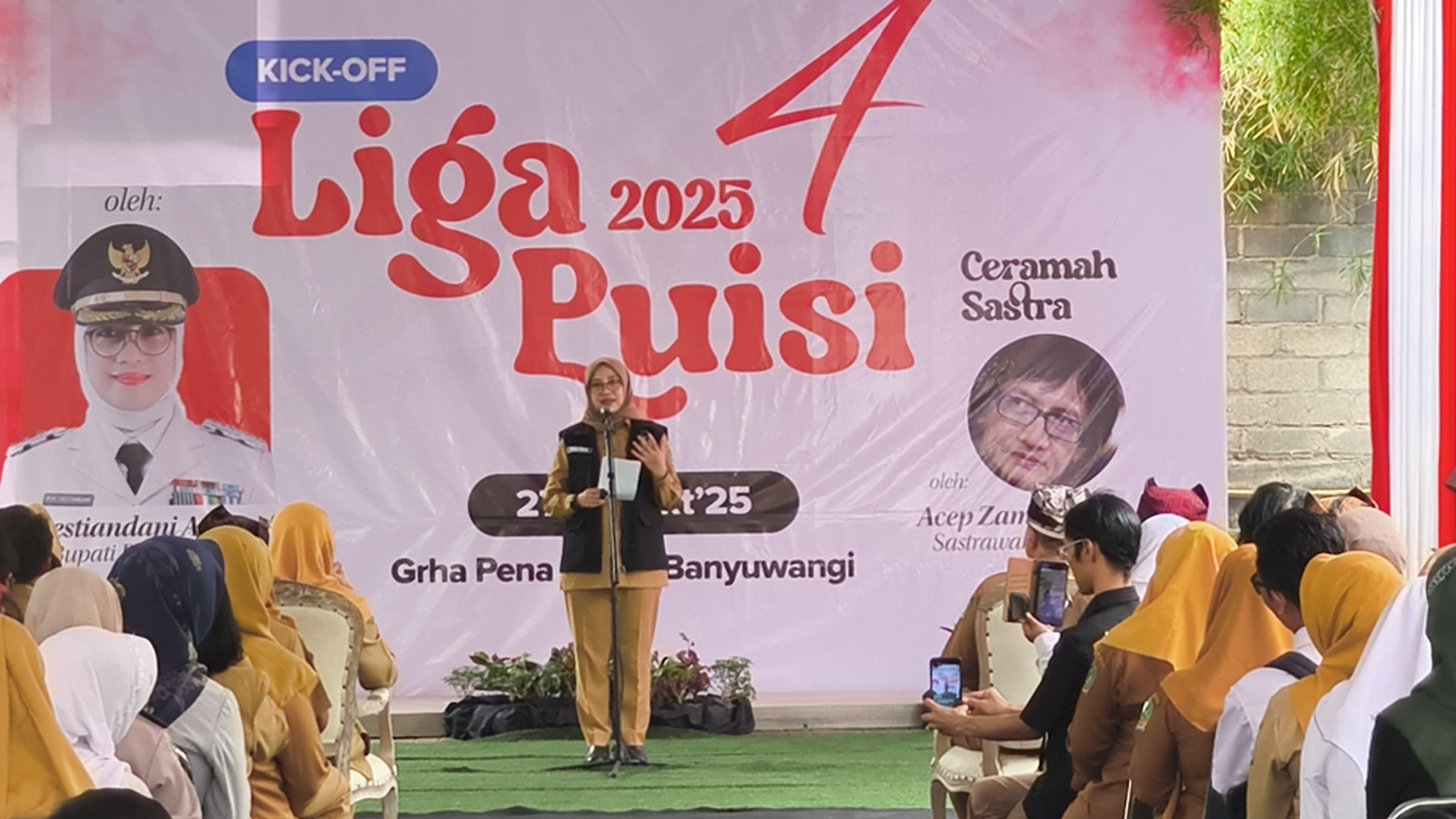 Siswa MTSN 4 Banyuwangi Ikut Berlaga di Liga Puisi 4 Radar Banyuwangi