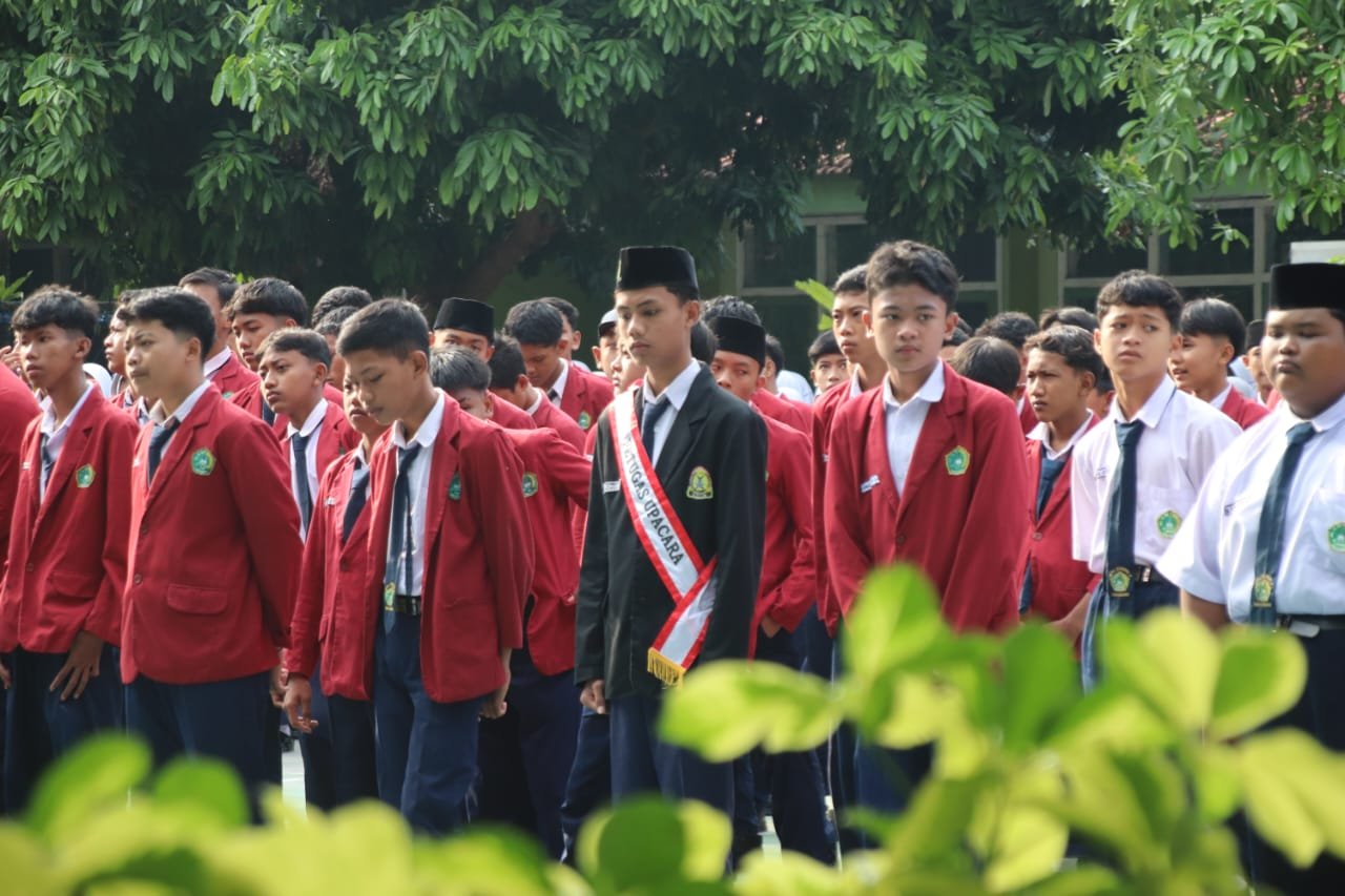 MTsN 4 Banyuwangi Gelar Upacara Bendera Peringatan Hari Sumpah Pemuda
